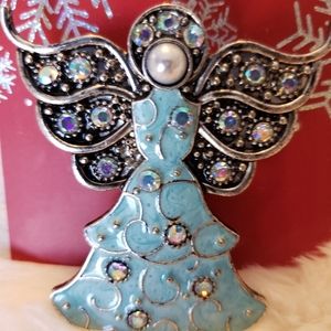 Angel pin w/crystal accents